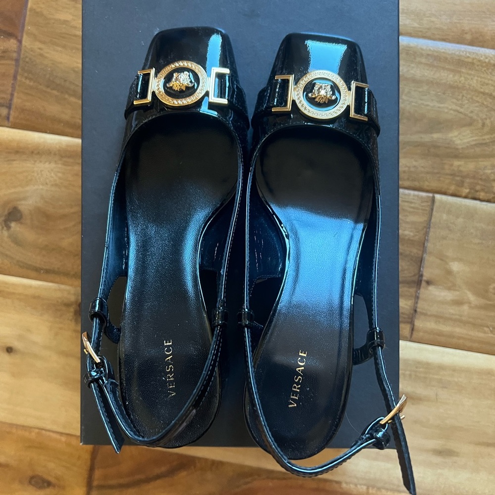 Versace Medusa slingback block heels size 35 black